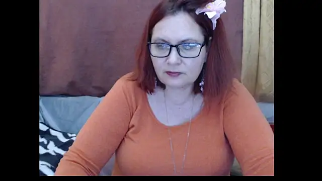 PlayfullMature Chat XXX in diretta