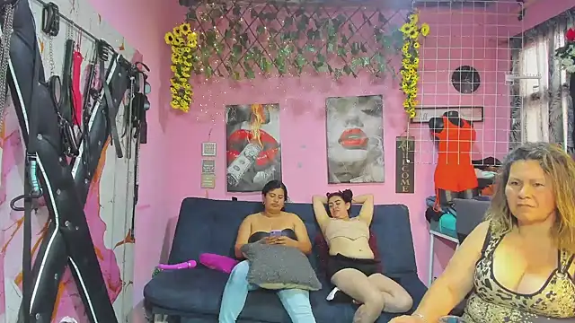 lesbiancuple: онлайн-секс-чат