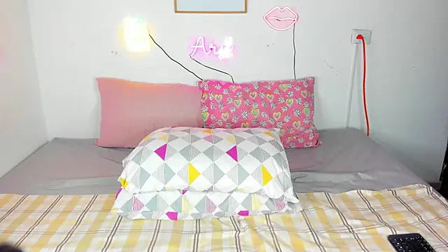 arielmishel 라이브 XXX 채팅