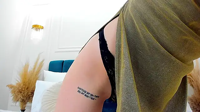 Chatroom XXX en direct de MonaRicci