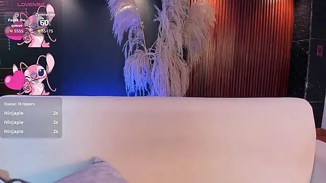 Caroline_Millerr – Naživo XXX chat