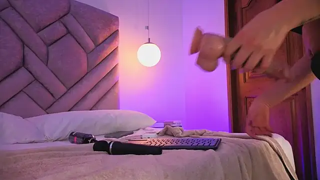 Chatroom XXX en direct de Milan_Corleone