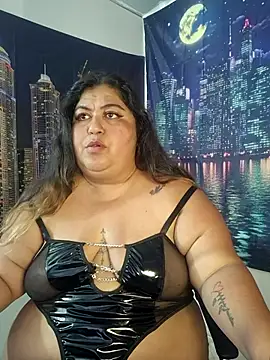 Chatroom XXX en direct de curvy_diva_