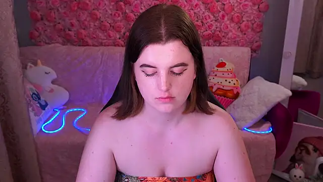 Chat +18 de KristiFoxy ao vivo