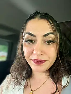 YourQueen18 webkamerás műsora