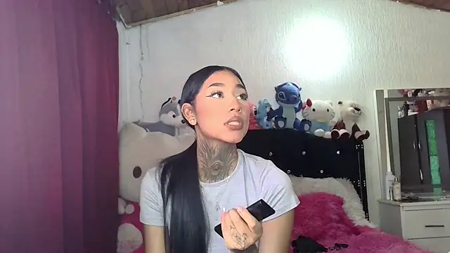 lyam_ebony_ Adlı Modelin Canlı XXX Sohbeti