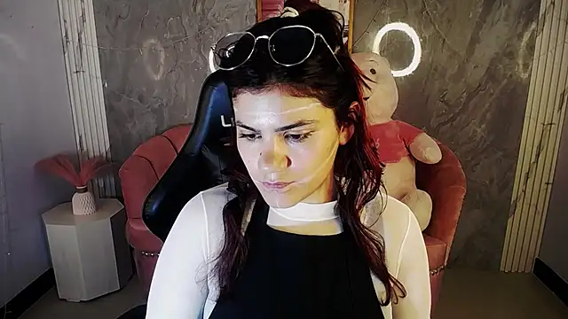 Scarlett_jhonson_ch Adlı Modelin Canlı XXX Sohbeti