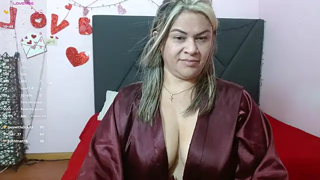 pamela_echeverria: απευθείας συνομιλία ΧΧΧ