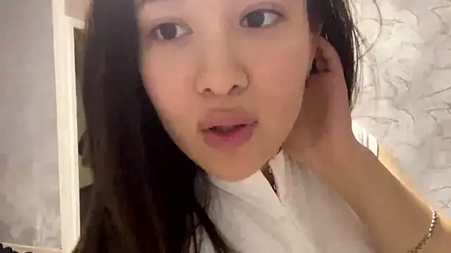 YourMiIa Chat XXX in diretta