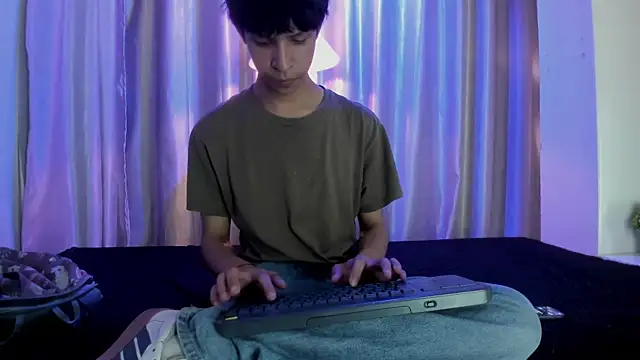 Czat XXX na żywo – Ethan_qop