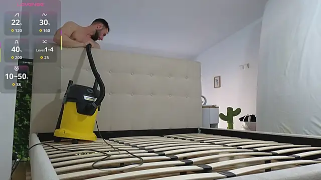 RyanStorm_ Show in webcam
