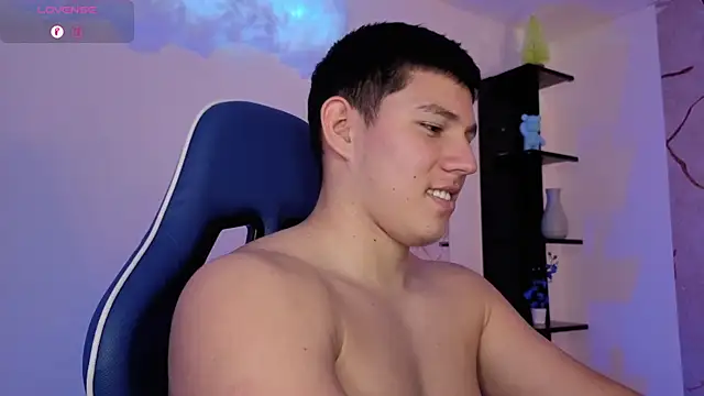 JamesCr_ Chat XXX in diretta