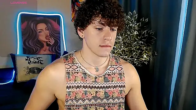 แชท XXX สดของ TylerGibson