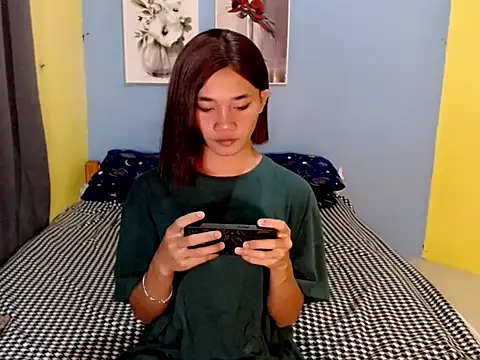 Petite_HugeCock Pertunjukan Webcam