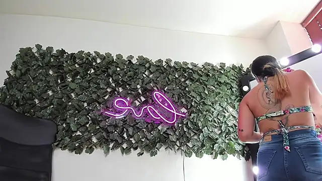 DestinyHills Live XXX Chat