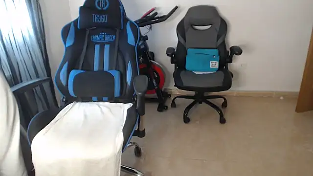 LARACRUZ30 webkamerás műsora