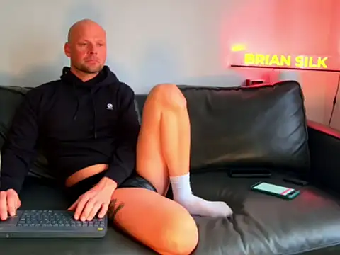 BRIANSILK77 Webcam show