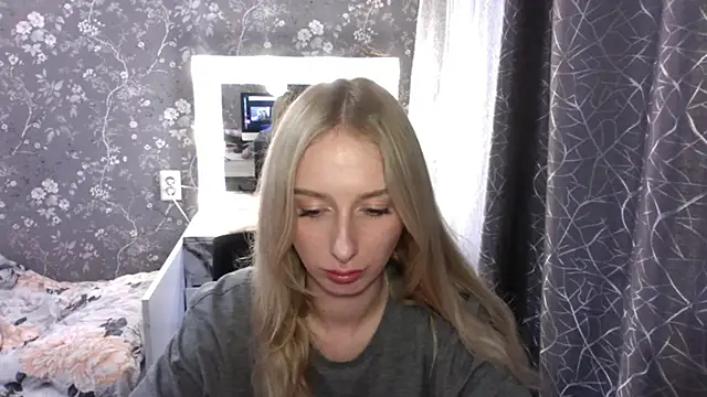 AliceTwinkle's Webcam Show