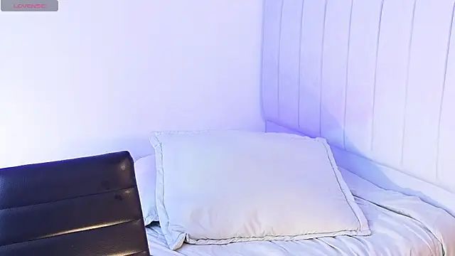 Gia_Rouge_'s Live XXX Chat