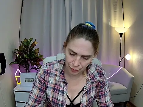 TessaDaybreak Chat XXX in diretta