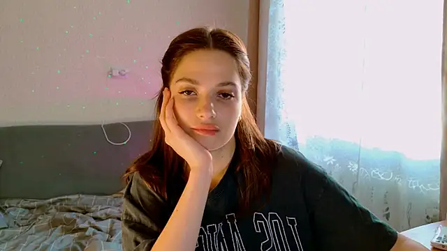 KiraVair Chat XXX live