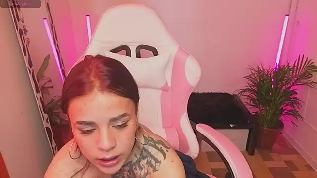 Nicole_Foxx_ Chat XXX in diretta