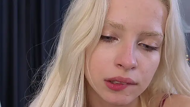 Naomi_Demio Adlı Modelin Web Kamerası Şovu