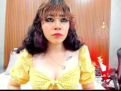 Cybercore_Shyn Webbikameraesitys
