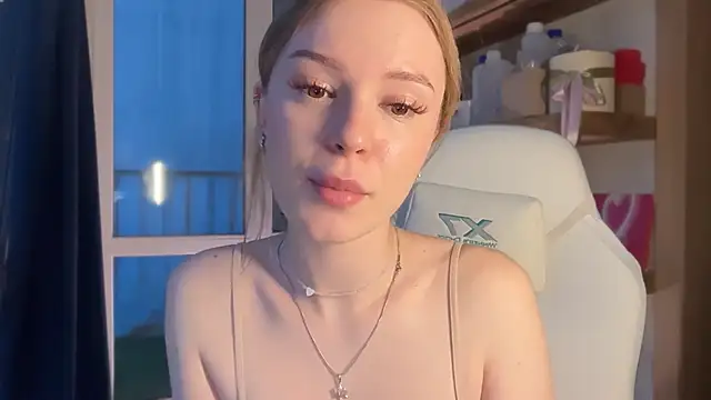cyberl0ve_'s Live XXX Chat