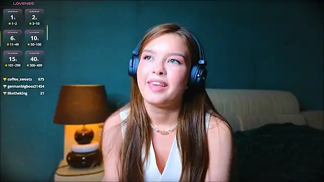 Chatroom XXX en direct de HornyAdelee