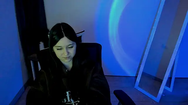 Chat +18 de Lilu_May ao vivo