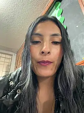 Cami_Leon2's Webcam Show