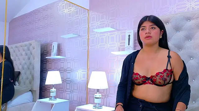 Khloe_Moon Adlı Modelin Canlı XXX Sohbeti