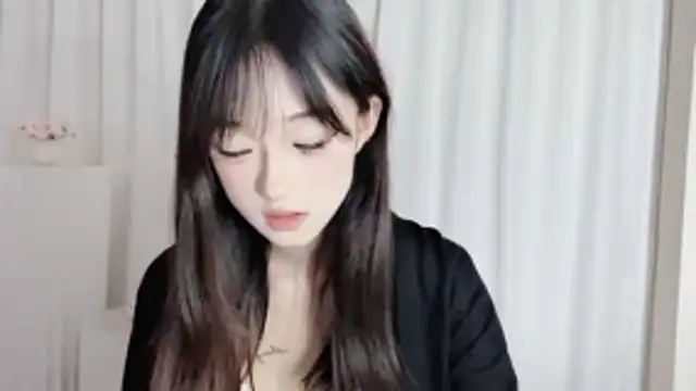 qingqing_love2025 网络视讯表演