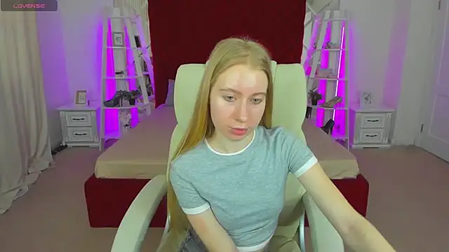 Alina_Blonde Adlı Modelin Web Kamerası Şovu