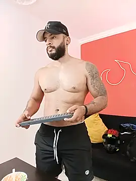 Pokazy przed kamerką – Mike_savage3