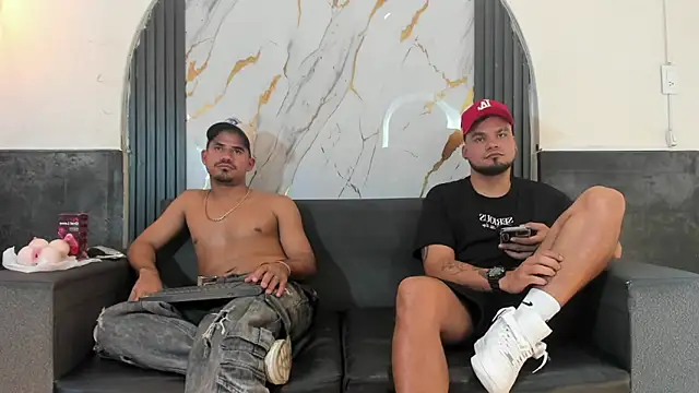 Latins_on_fire Webcam-Show