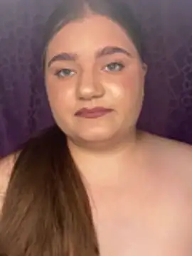 Webkamerová show BustyPonyTease