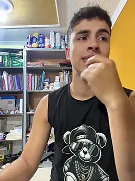 แชท XXX สดของ AdrianRinaldi