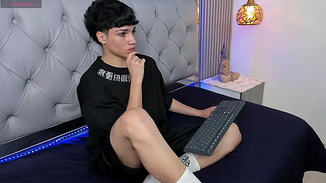 SamBlack_ 在線直播表演