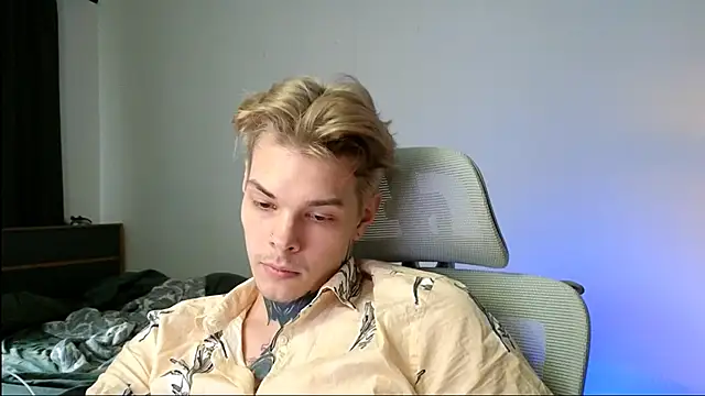 DENIS_HERE live XXX chat
