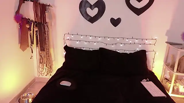 Chat XXX en directo de Yunnaa-Subb
