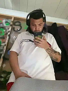XXX chat uživo modela GusanoDelicioso