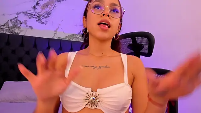 Chat XXX en directo de CarolineFyre