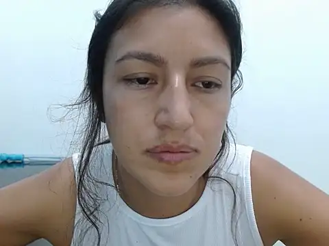 SarahFriendly Chat XXX in diretta