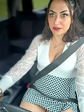 YourQueen18's Live XXX Chat