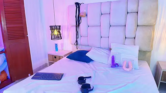KimberlyFox_t's Live XXX Chat