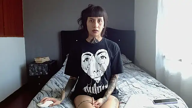 دردشة Emilia_1995 الجنسية المباشرة