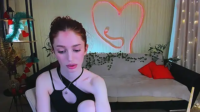 ChristinaConteeree's Live XXX Chat