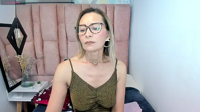 Chat XXX Live Issa_Milf__